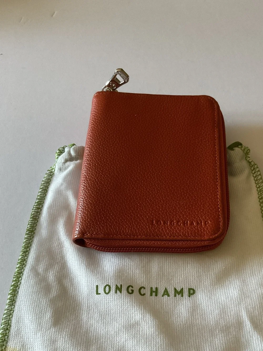 LONGCHAMP PEBBLED LEATHER BIFOLD ZIP AROUND WALLET WITH ID WINDOW AMBER NWOT